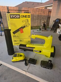 🔥$80 PRICE IS FIRM🔥 RYOBI ONE+ 18V 90 MPH 250 CFM Leaf Blower/Sweeper w/2Ah Battery and Charger