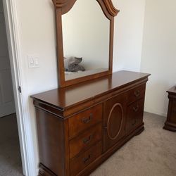 BEDROOM SET