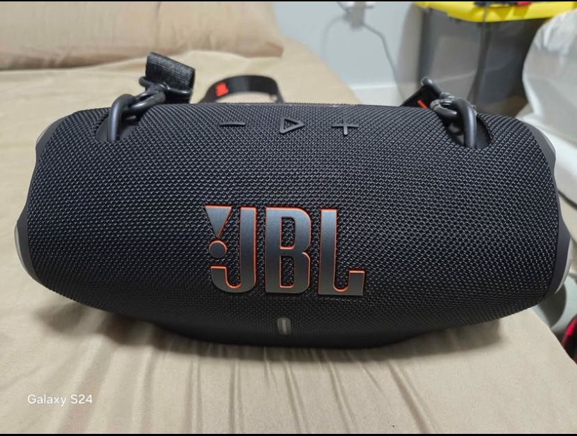 JBL Extreme 4 Available