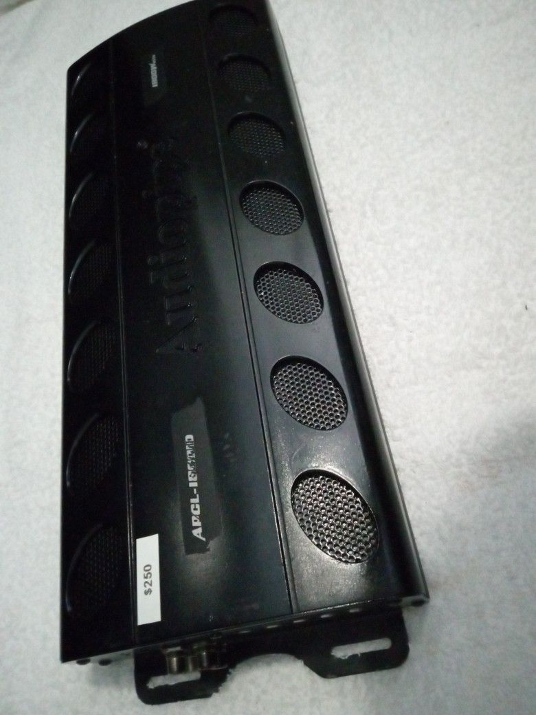 Audiopipe APCLE - 1800D Class D Monoblock Amplifier