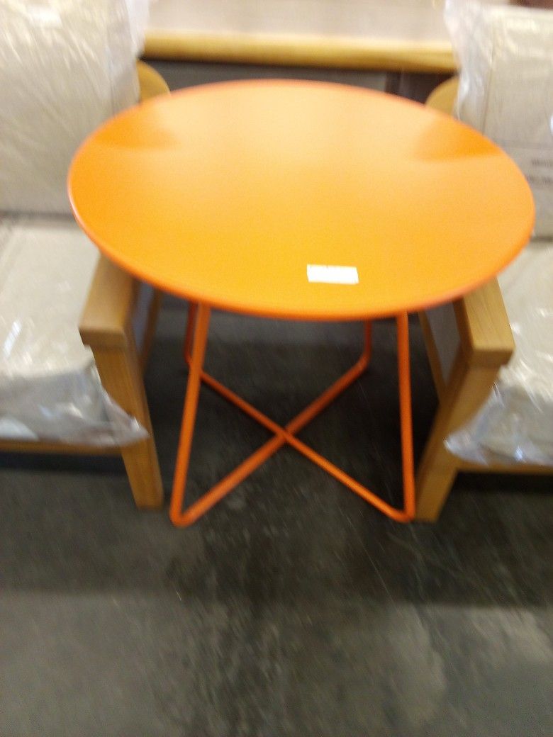 Monteria Metal Bistro Round Table