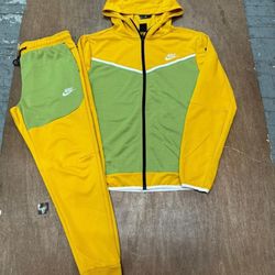 Nike Tech