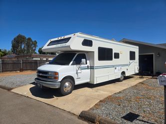 Four Winds Class C Motorhome on Chevy Chassis