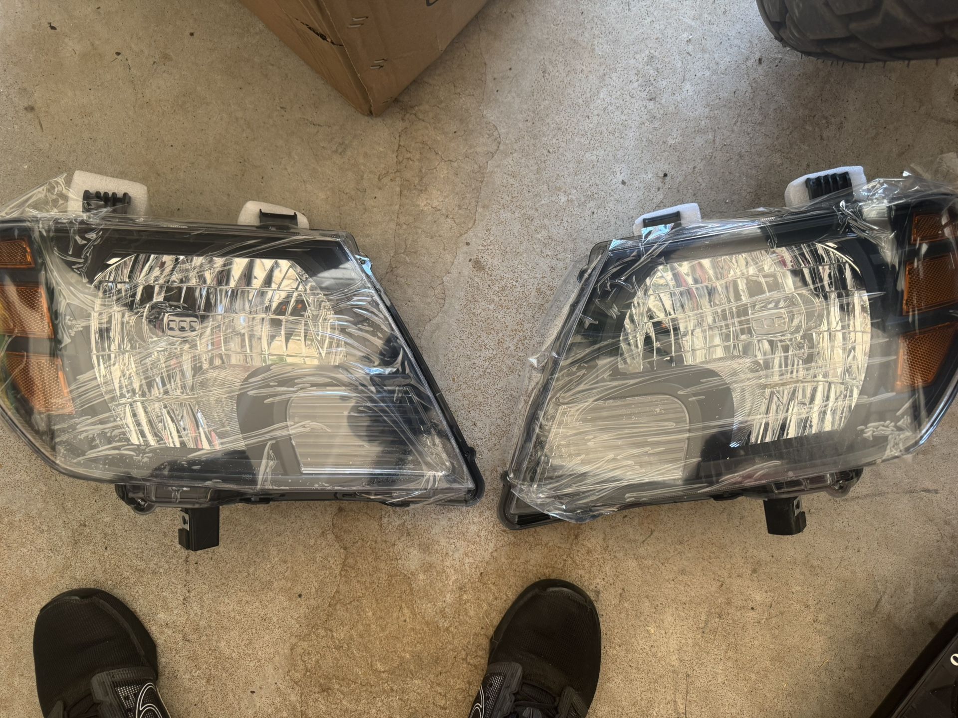 09-21 Nissan Frontier Headlights