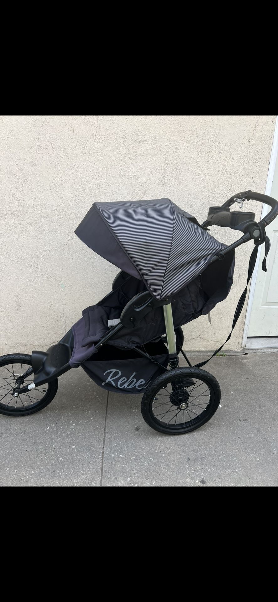 MOMBEBE JOGGING STROLLER