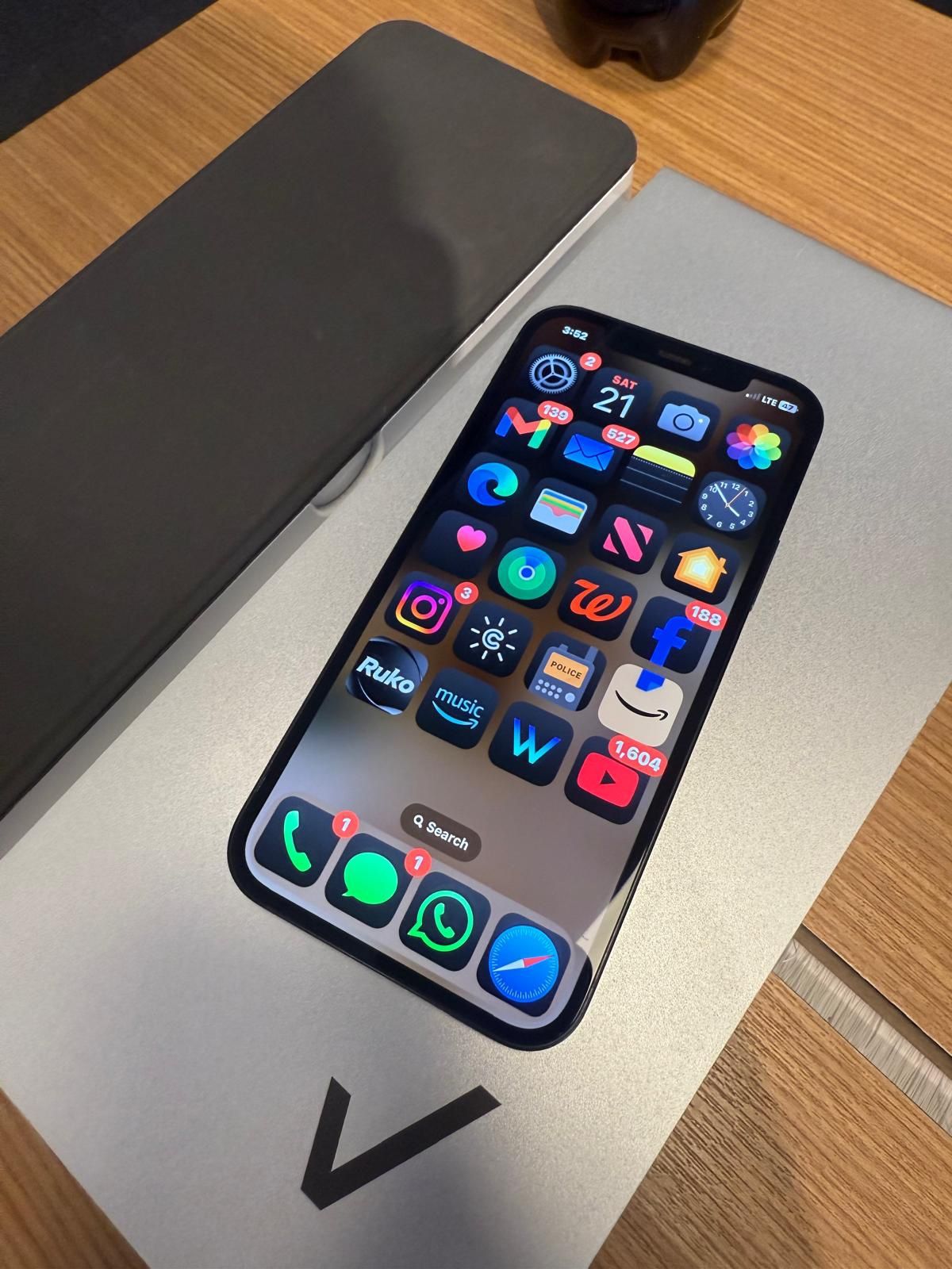Apple iPhone 12