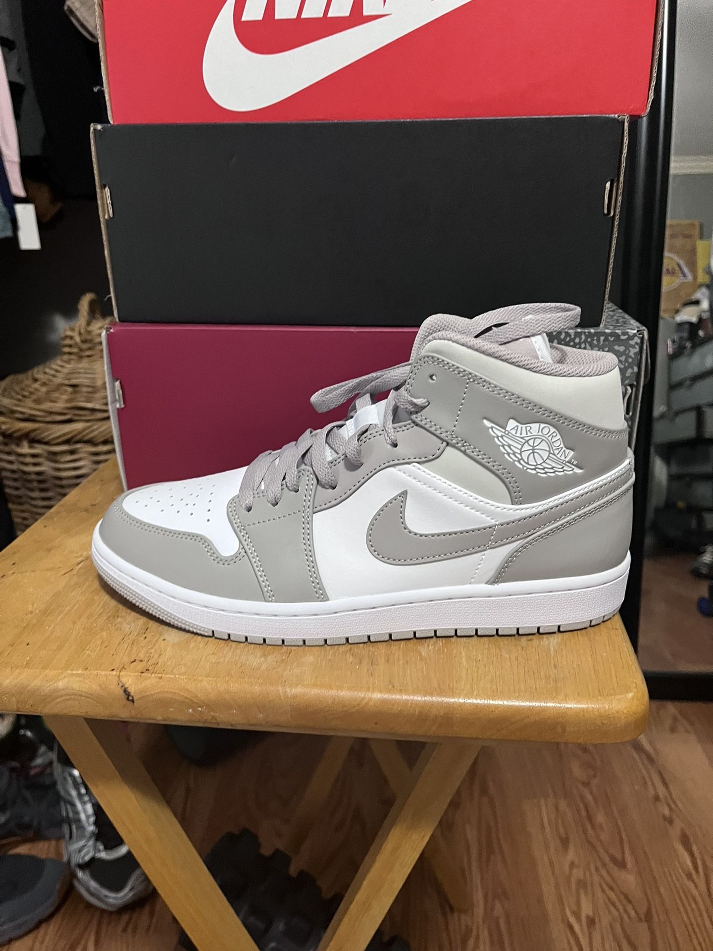 Jordan 1 Mid