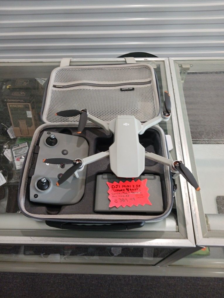 DJI Mini 2 SE Drone Fly More 4 Batteries, Controller Case