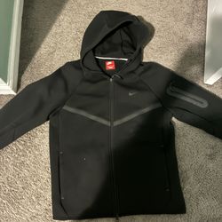 NIKE Tech Fleece