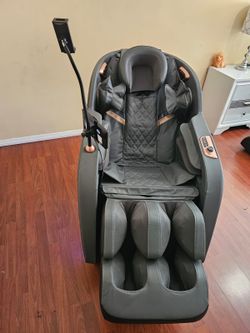 NEW DELUXE MASSAGE FULL BODY COMPLETE MASSAGE CHAIR,VERY CONFORTABLE,AIR BAGS MASSAGE, NEW TECHNOLOGY,BLUETOOTH,VERY CLEAN,YOU CAN TEST IT BEFORE PURC