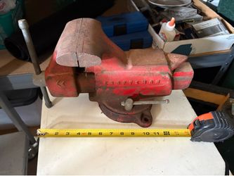 Big Craftsman 5” Bench Vise