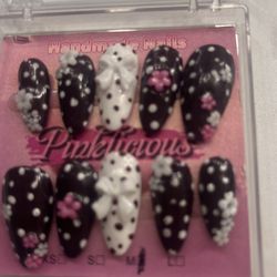 10$ cute polkadot press ons!!!