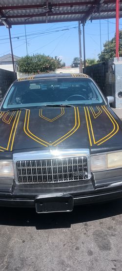 94 Lincoln Town car