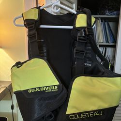 US Divers Cousteau BC  Size: Medium