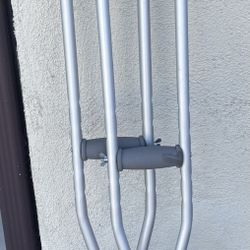 Crutches 5’2” - 5’10”