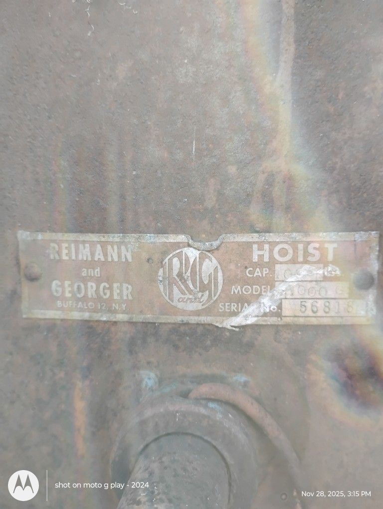 Hoist Brand New 30ft cable