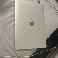MacBook 13”