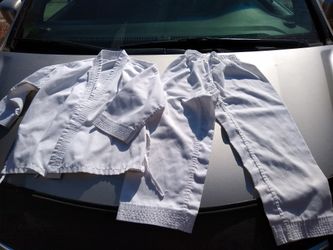 Martial arts kids Go. Would fit about 5-8 years old. Like new