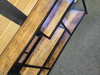 Entertainment center