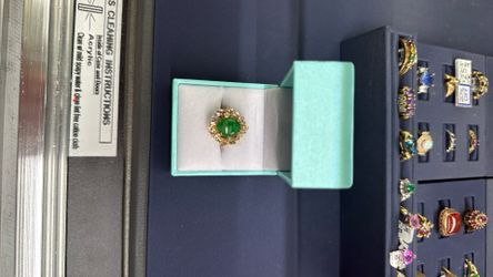 Ladies Ring with Jade Oval Stone!