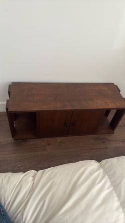 MEDIA CONSOLE LIGHTLY USED GREAT CONDITION