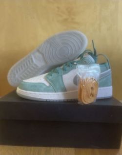 Nike Air Jordan 1 Low GS New Emerald DO8244-301 Size 6Y Brand New 