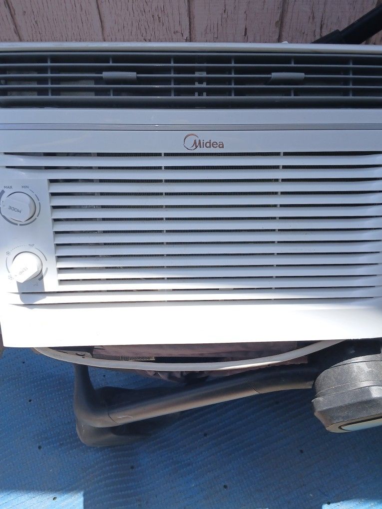 Midea 5000 BTU Window AC Unit
