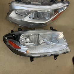 22 Mercedes Sprinter Van Headlights