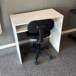 Kids Desk And Chair 