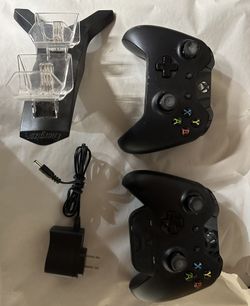 XBOX 1 wireless Controllers With Accessories