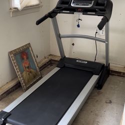 Spirit XT385 Treadmill - Lightly Used
