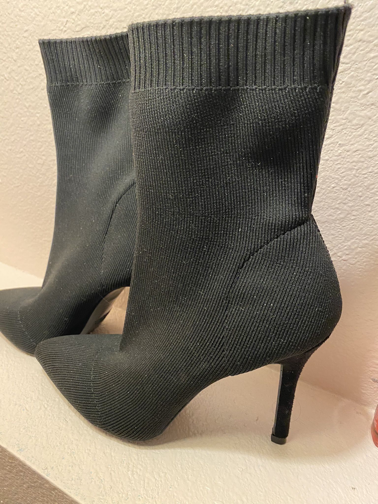 Black Boots 