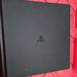 PS4 + 2 Controllers and Charger