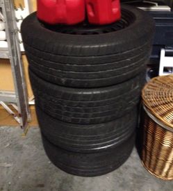 Ford Focus Rims, tires 16, sensor and hubcaps , tires good condition.