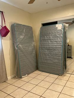 Twin mattress