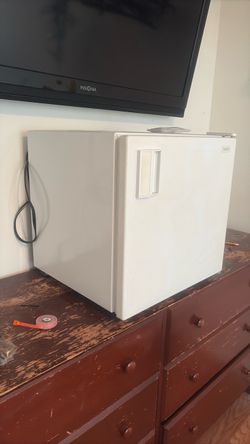 Mini Fridge with freezer