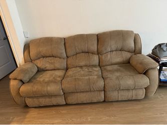 Power Reclining Sofa – Dual Electric Recliners – Good Condition