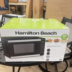 0.9 Cu ft Countertop Microwave Oven, 900 Watts, Stainless Steel, New in Box 