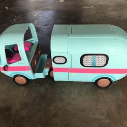 LOL Surprise! OMG  Glam N' Go Camper Playset vehicle