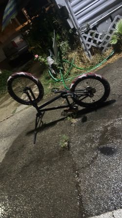 SUNDAY BMX BIKE 20.5 inch  (brand new wheels and inside tube & Berrings pedals )