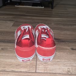 2 pairs of new vans size 9