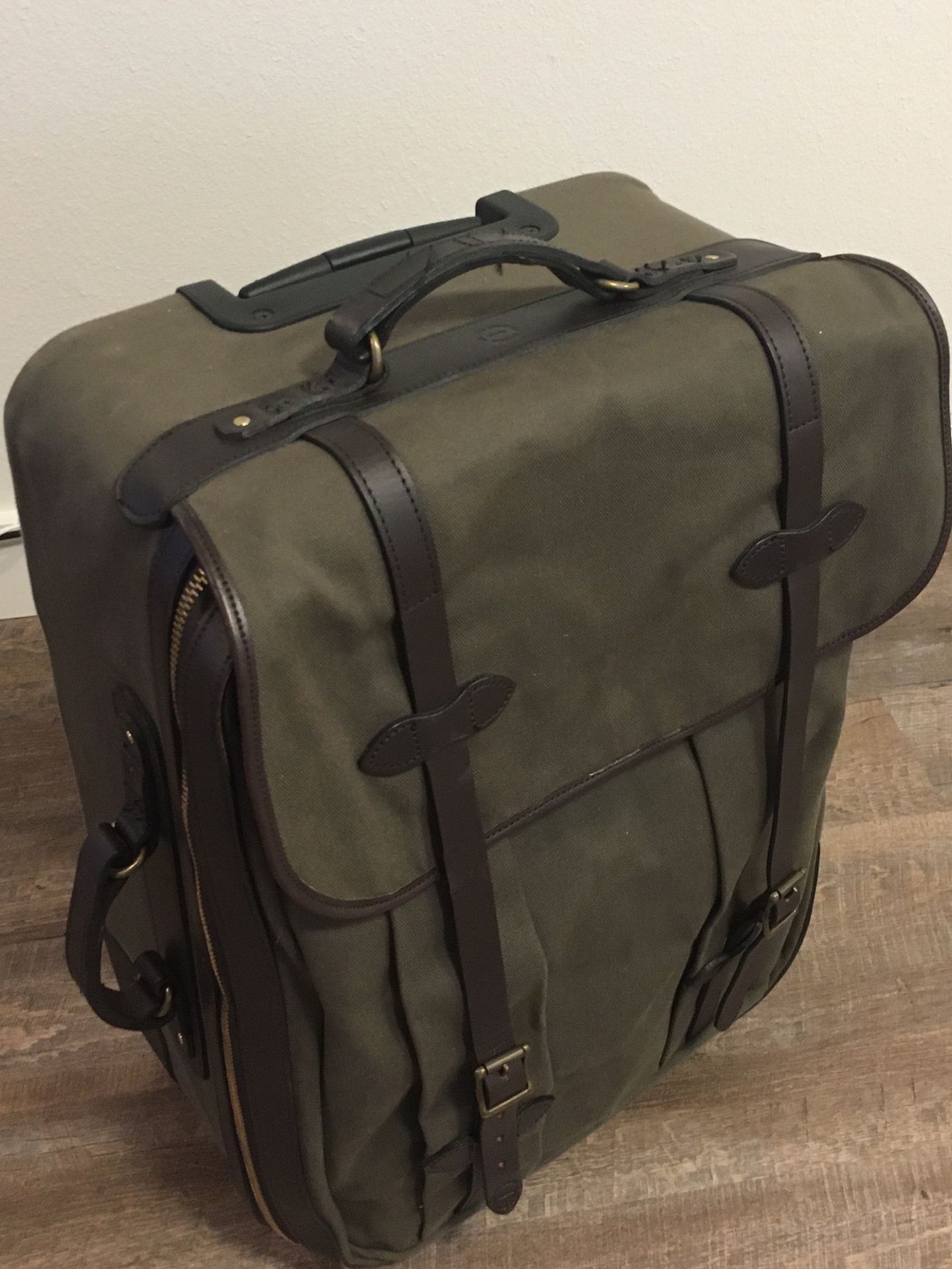 Filson Rolling Leather and Canvas Travel Bag