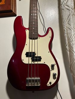 Squire by Fender Bass