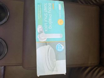 Baby proofing toilet lock