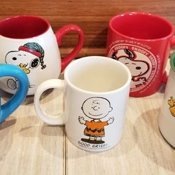 4 Large Peanuts Snoopy Coffee Cups Mugs Plus 1 Small Charlie Brown Cup for  Sale in Alta Loma, CA - OfferUp