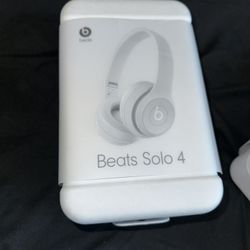 Beats Solo 4