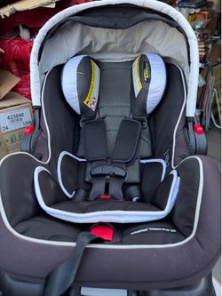 Graco Snuglock 35 car seat