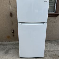 3 MONTHS WARRANTY 30x30x66 FRIGIDAIRE REFRIGERATOR WHITE 18cuft