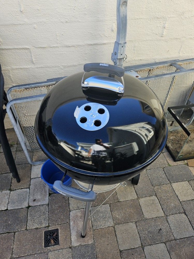 Brand New Weber 22 Inch Kettle Bbq