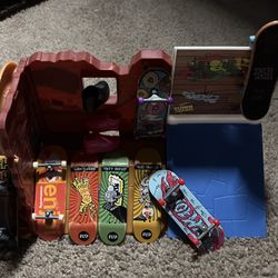 Hot Wheels skateboard park with boards